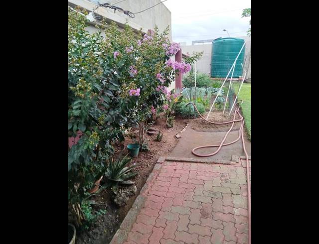 2 BEDROOM HOUSE FOR SALE IN TLHABANE